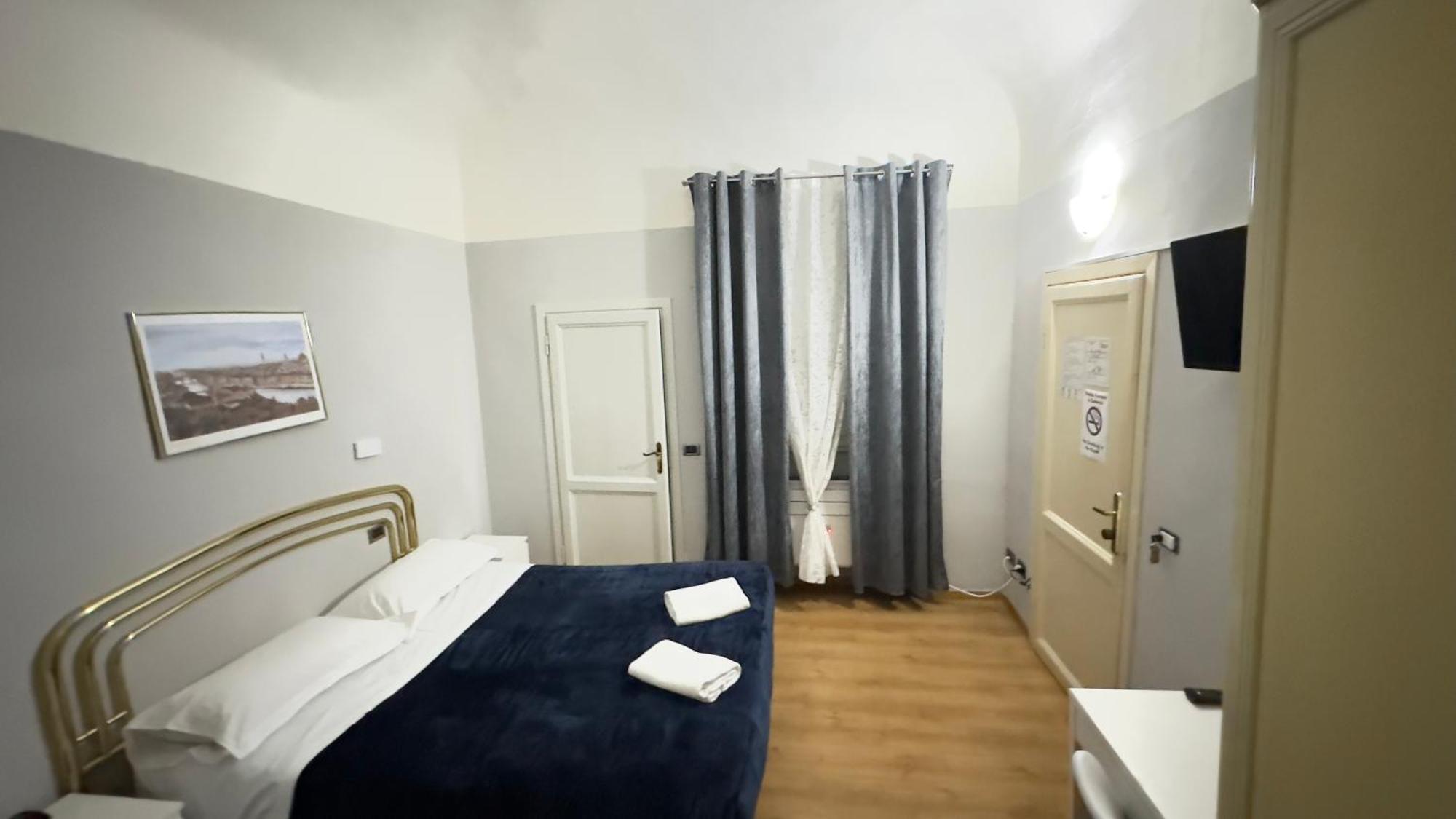 Piccolo Con Access Ztl !!! ɲel ƈentro Storico Di ƒirenze !!! Hotel 2*